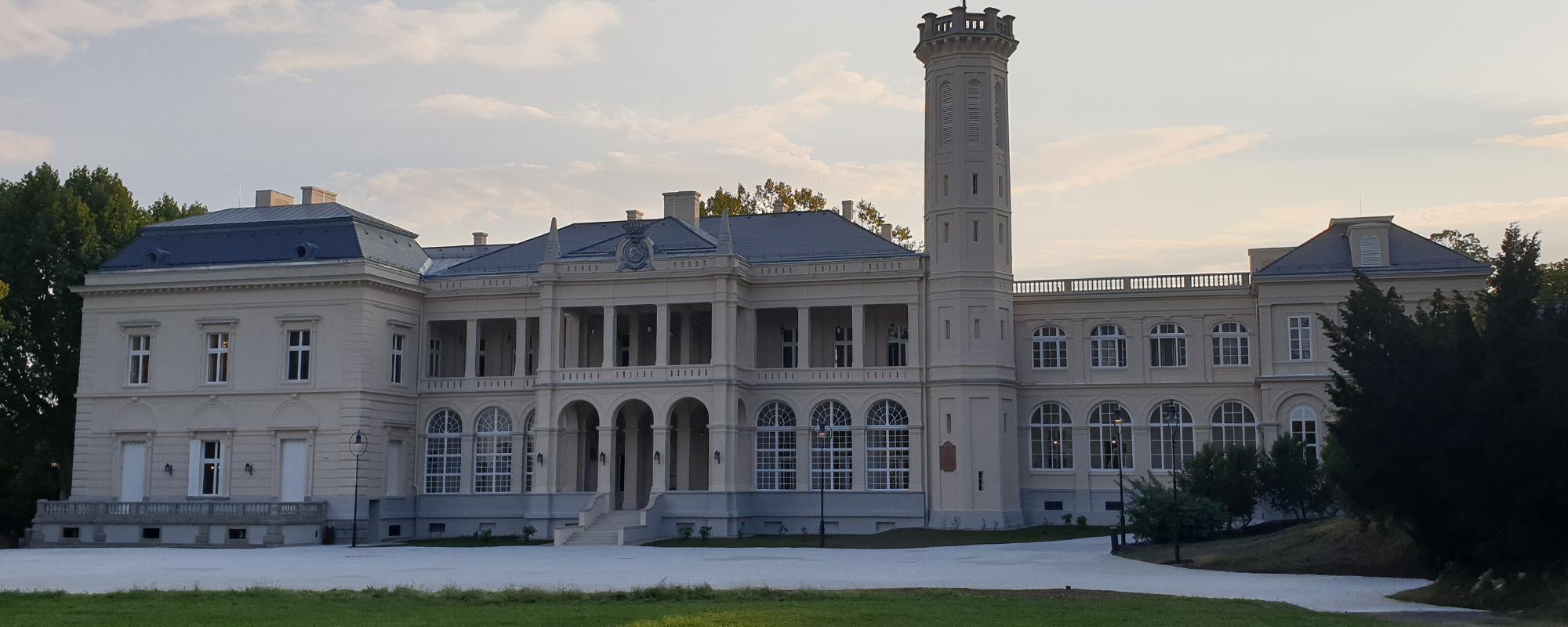 Füzérradvány, Károlyi Kastély műemléki rekonstrukciója