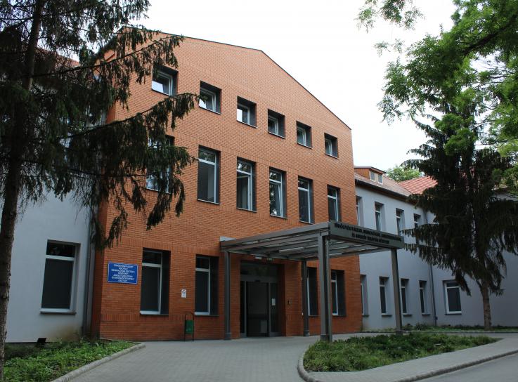 Kórházak, egészségügyi intézmények